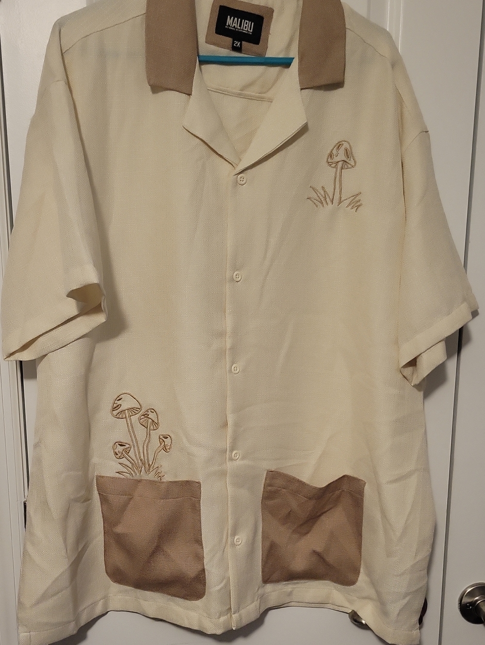 Men's Malibu Cream Button-Up Shirt with Tan Collar and Pockets